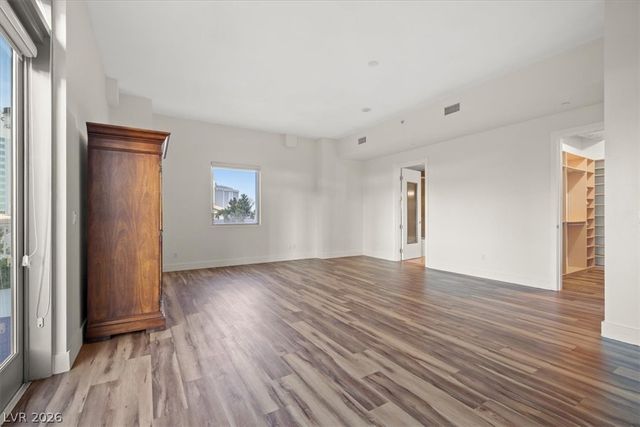 360 East Desert Inn Road 407, Las Vegas, NV 89109