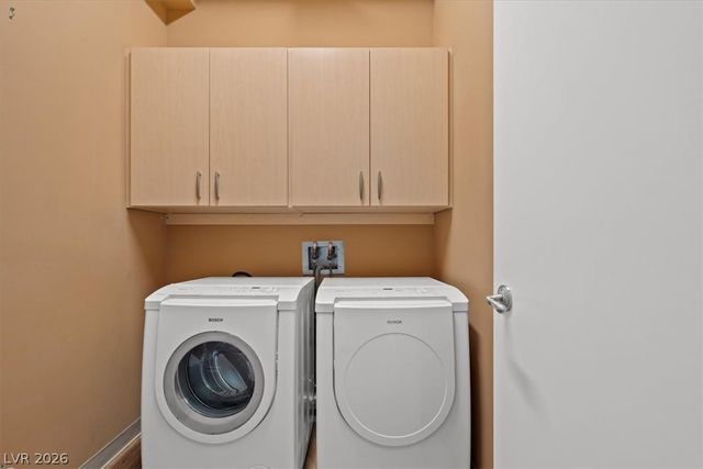 360 East Desert Inn Road 407, Las Vegas, NV 89109