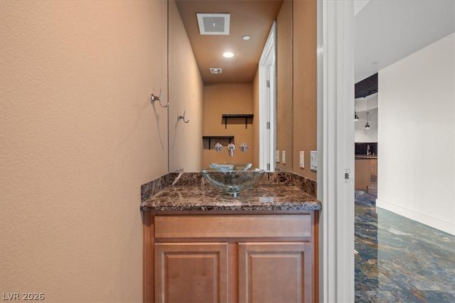 360 East Desert Inn Road 407, Las Vegas, NV 89109