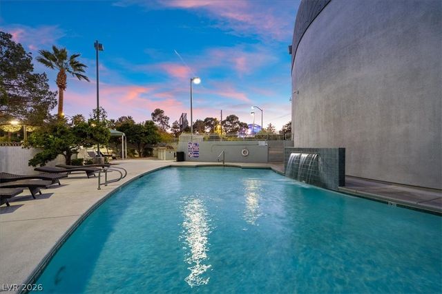 360 East Desert Inn Road 407, Las Vegas, NV 89109