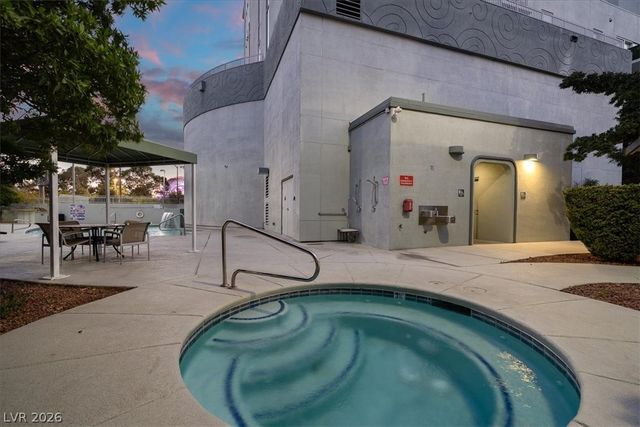 360 East Desert Inn Road 407, Las Vegas, NV 89109