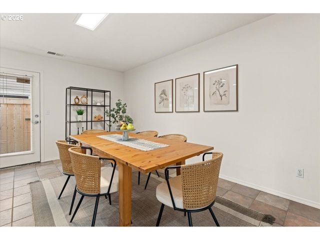 1123 GRANT St, Oregon City, OR 97045