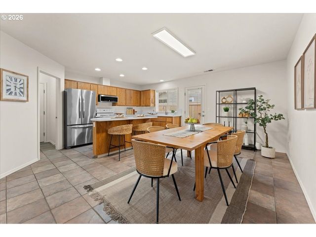 1123 GRANT St, Oregon City, OR 97045