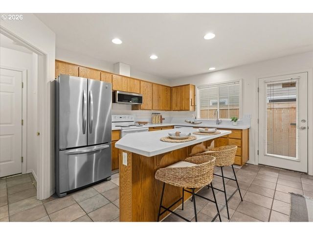 1123 GRANT St, Oregon City, OR 97045