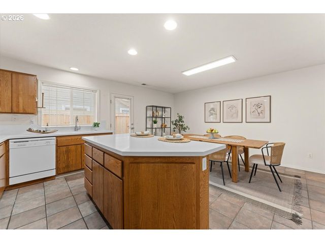 1123 GRANT St, Oregon City, OR 97045