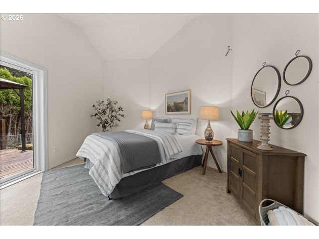 1123 GRANT St, Oregon City, OR 97045