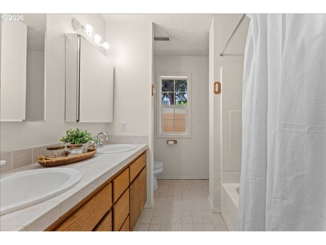 1123 GRANT St, Oregon City, OR 97045