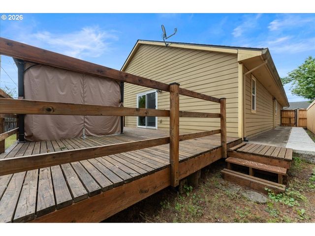 1123 GRANT St, Oregon City, OR 97045