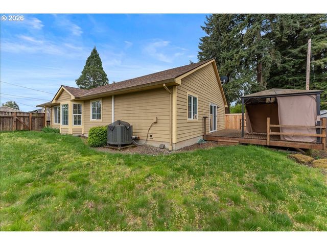 1123 GRANT St, Oregon City, OR 97045