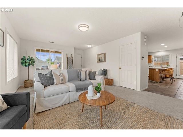 1123 GRANT St, Oregon City, OR 97045