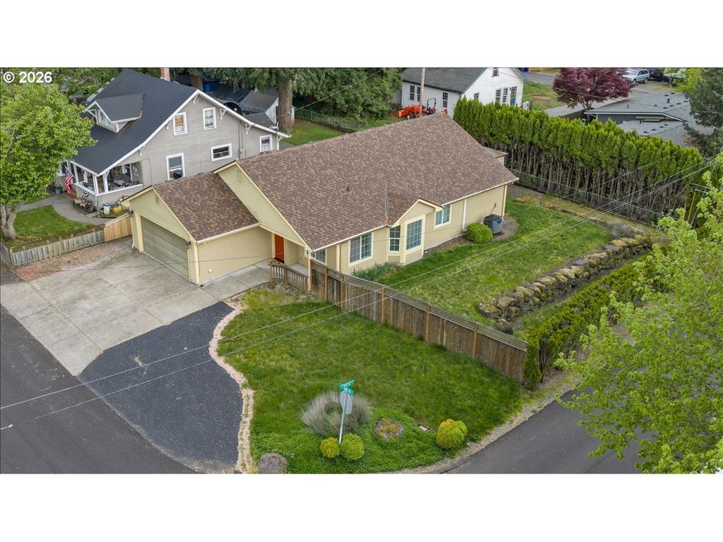 1123 GRANT St, Oregon City, OR 97045