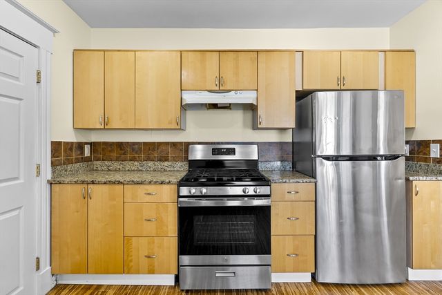 35 Payne 2, Quincy, MA 02169