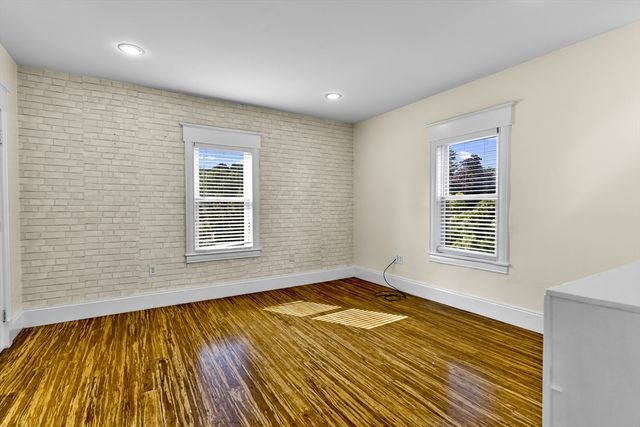 35 Payne 2, Quincy, MA 02169