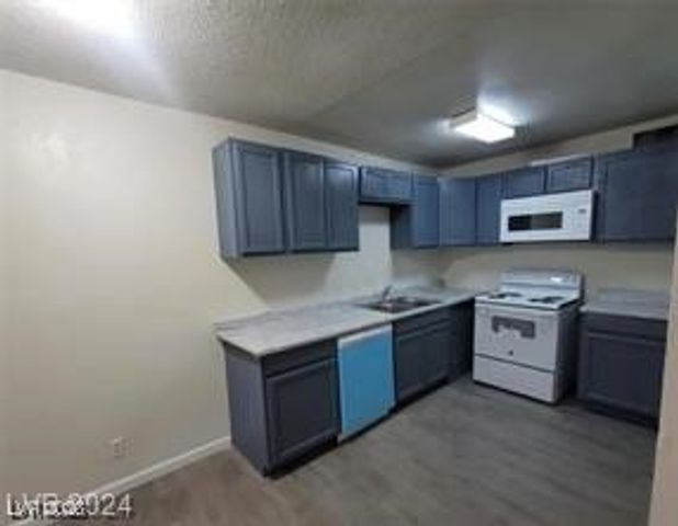 304 Orland Street 39, Las Vegas, NV 89107
