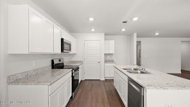 276 Raulston Drive, Byram, MS 39272