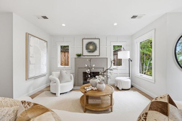 735 Coastland Drive, Palo Alto, CA 94303