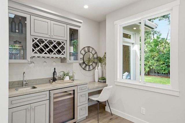735 Coastland Drive, Palo Alto, CA 94303