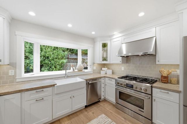735 Coastland Drive, Palo Alto, CA 94303