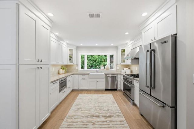 735 Coastland Drive, Palo Alto, CA 94303