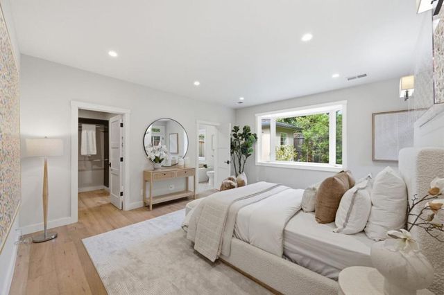 735 Coastland Drive, Palo Alto, CA 94303