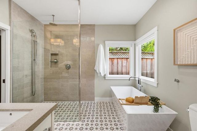 735 Coastland Drive, Palo Alto, CA 94303