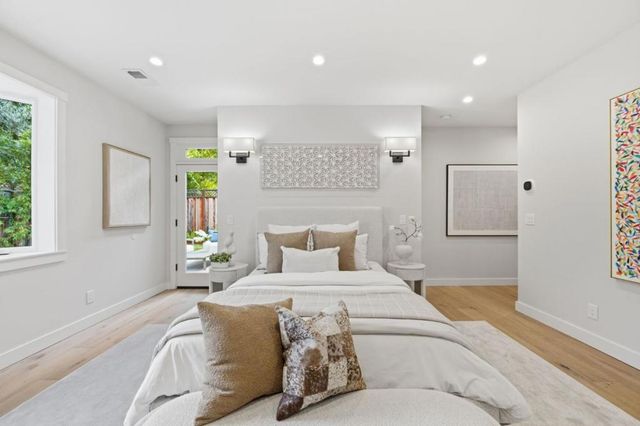 735 Coastland Drive, Palo Alto, CA 94303