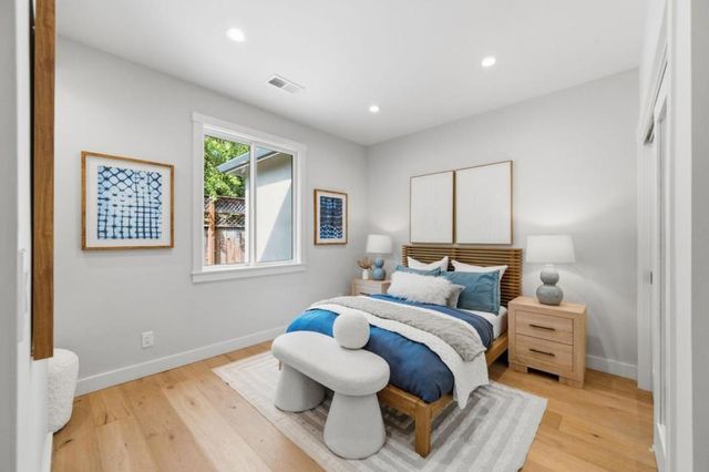 735 Coastland Drive, Palo Alto, CA 94303