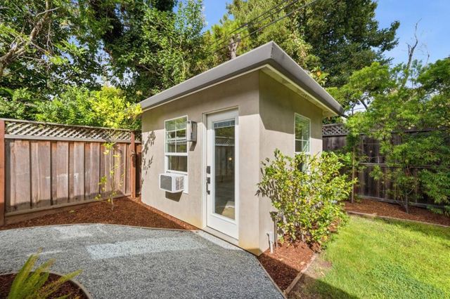 735 Coastland Drive, Palo Alto, CA 94303