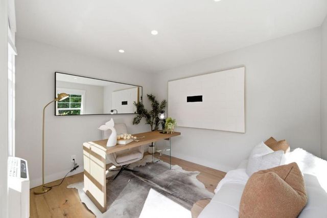 735 Coastland Drive, Palo Alto, CA 94303