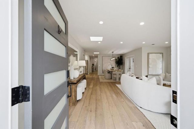 735 Coastland Drive, Palo Alto, CA 94303