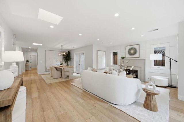 735 Coastland Drive, Palo Alto, CA 94303
