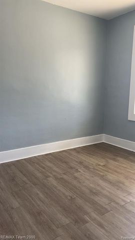 1370 Garfield Avenue, Lincoln Park, MI 48146