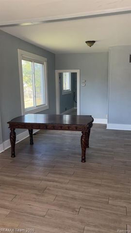 1370 Garfield Avenue, Lincoln Park, MI 48146