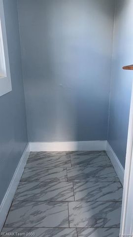 1370 Garfield Avenue, Lincoln Park, MI 48146