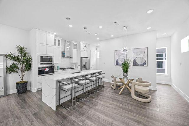 6721 Saint Augustine Street, Houston, TX 77021