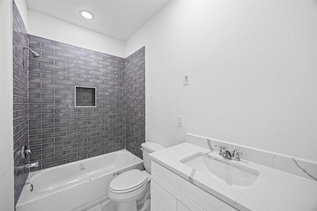 6721 Saint Augustine Street, Houston, TX 77021