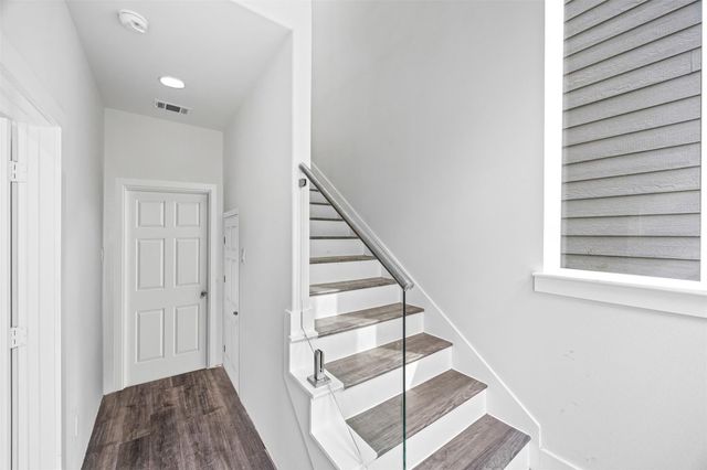 6721 Saint Augustine Street, Houston, TX 77021