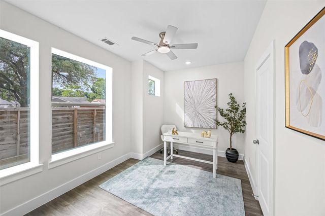 6721 Saint Augustine Street, Houston, TX 77021