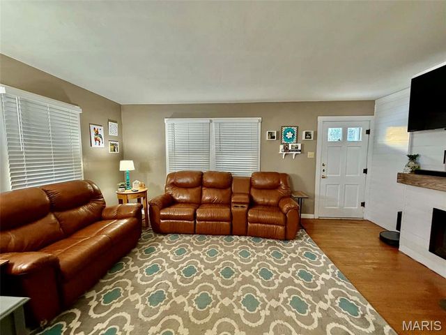 140 Wood River Avenue, East Alton, IL 62024