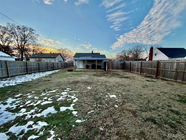 140 Wood River Avenue, East Alton, IL 62024