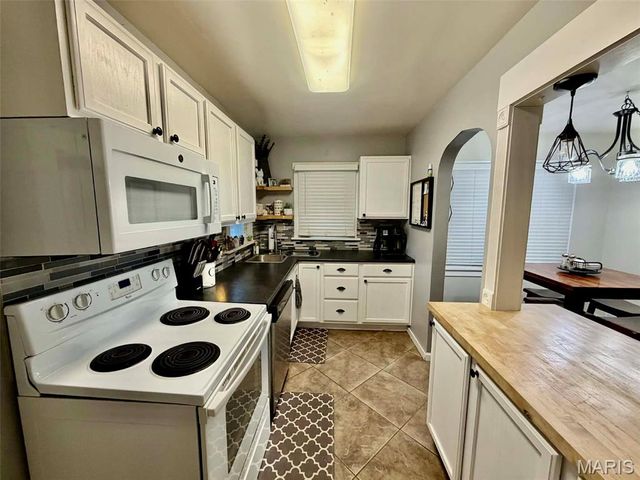 140 Wood River Avenue, East Alton, IL 62024