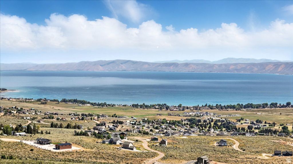 Image 10 of property listing at 3436 SWEETWATER PKWY # 22, Garden City, UT 84028