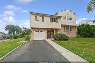 56 EATON PL, Bloomfield, NJ 07003