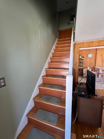 70 Baird Court, Stratford, CT 06614