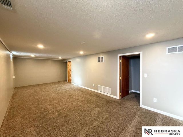 5540 Lillibridge Street, Lincoln, NE 68506