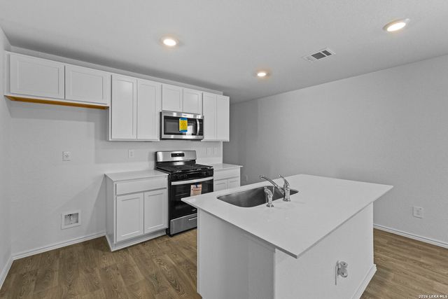 16059 Mahogany Way, Elmendorf, TX 78112