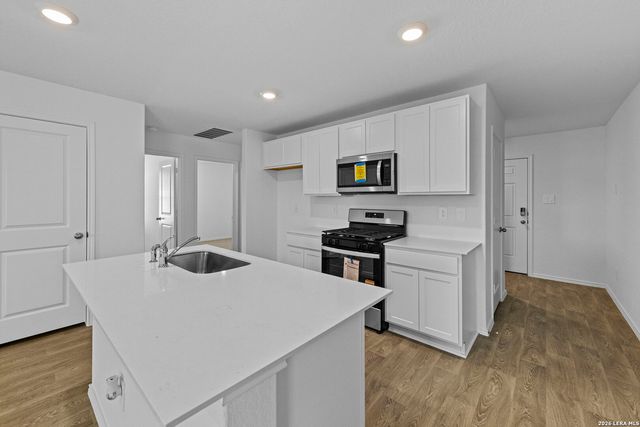 16059 Mahogany Way, Elmendorf, TX 78112