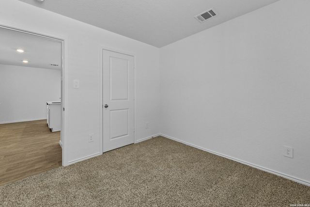 16059 Mahogany Way, Elmendorf, TX 78112