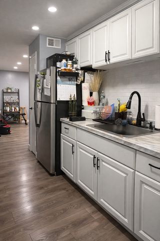 800 Hydi Park Ave 3, Boston, MA 02136