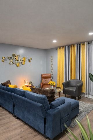 800 Hydi Park Ave 3, Boston, MA 02136